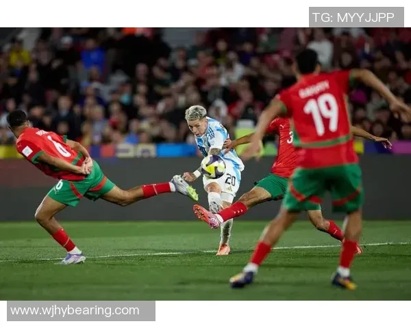 [国内足球]江文豪外围突施冷箭 完美弧线洞穿球门